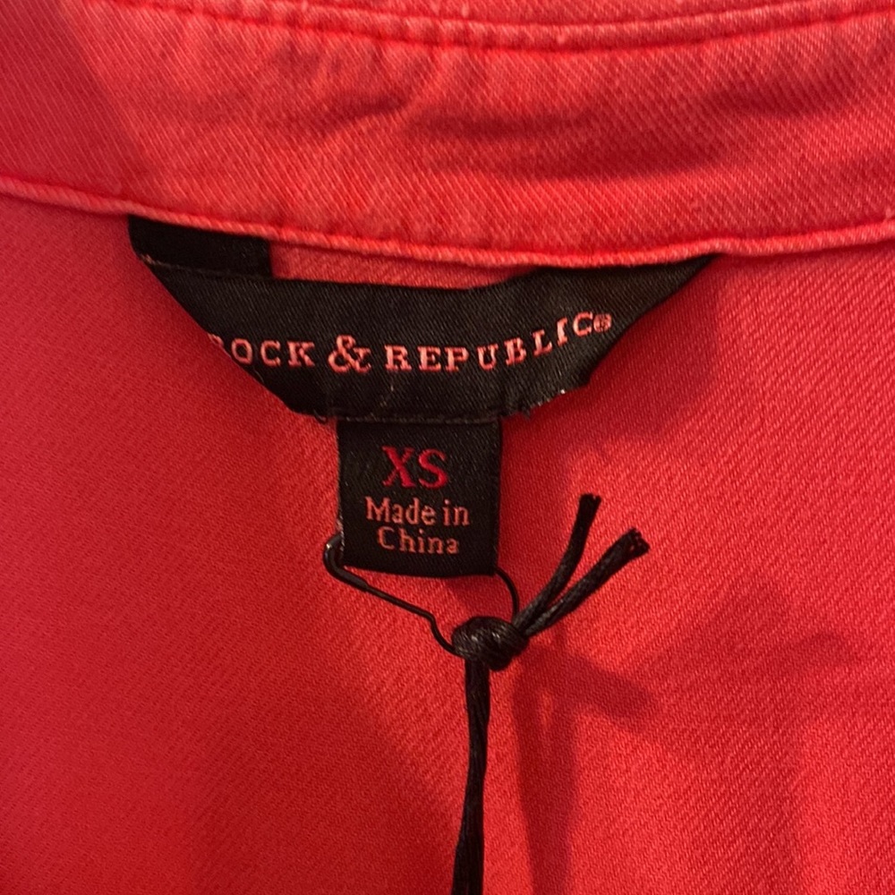 NWT Rock & Republic red button down top size XS - Picture 3 of 6